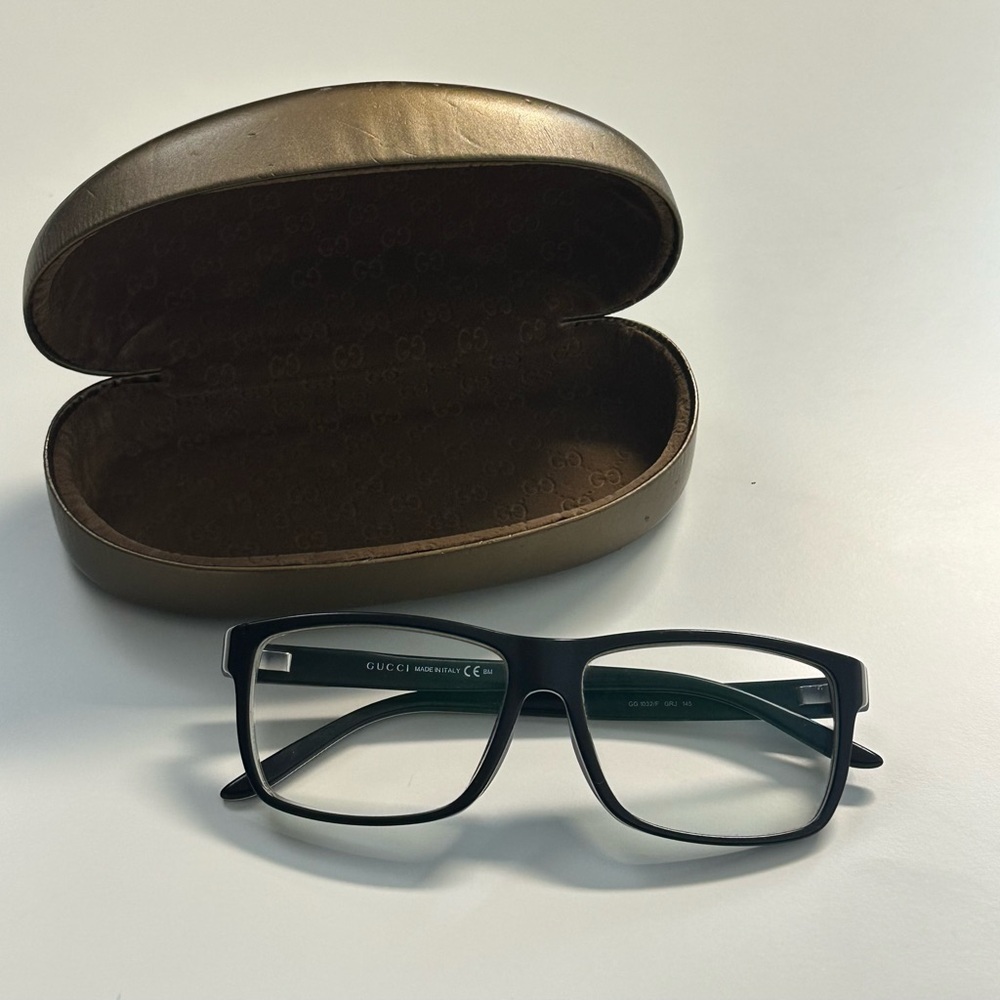 GUCCI black GG 1032/F GRJ 145 rectangular frame glasses.